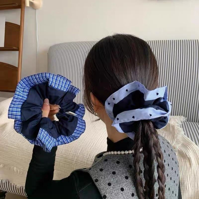 订缪风藏蓝色拼接蓝黑格纹大肠圈