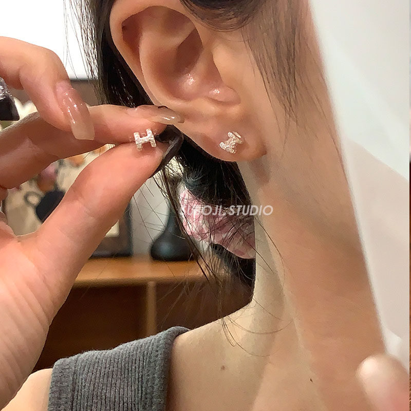 素泊集「H字母」耳钉纯银999