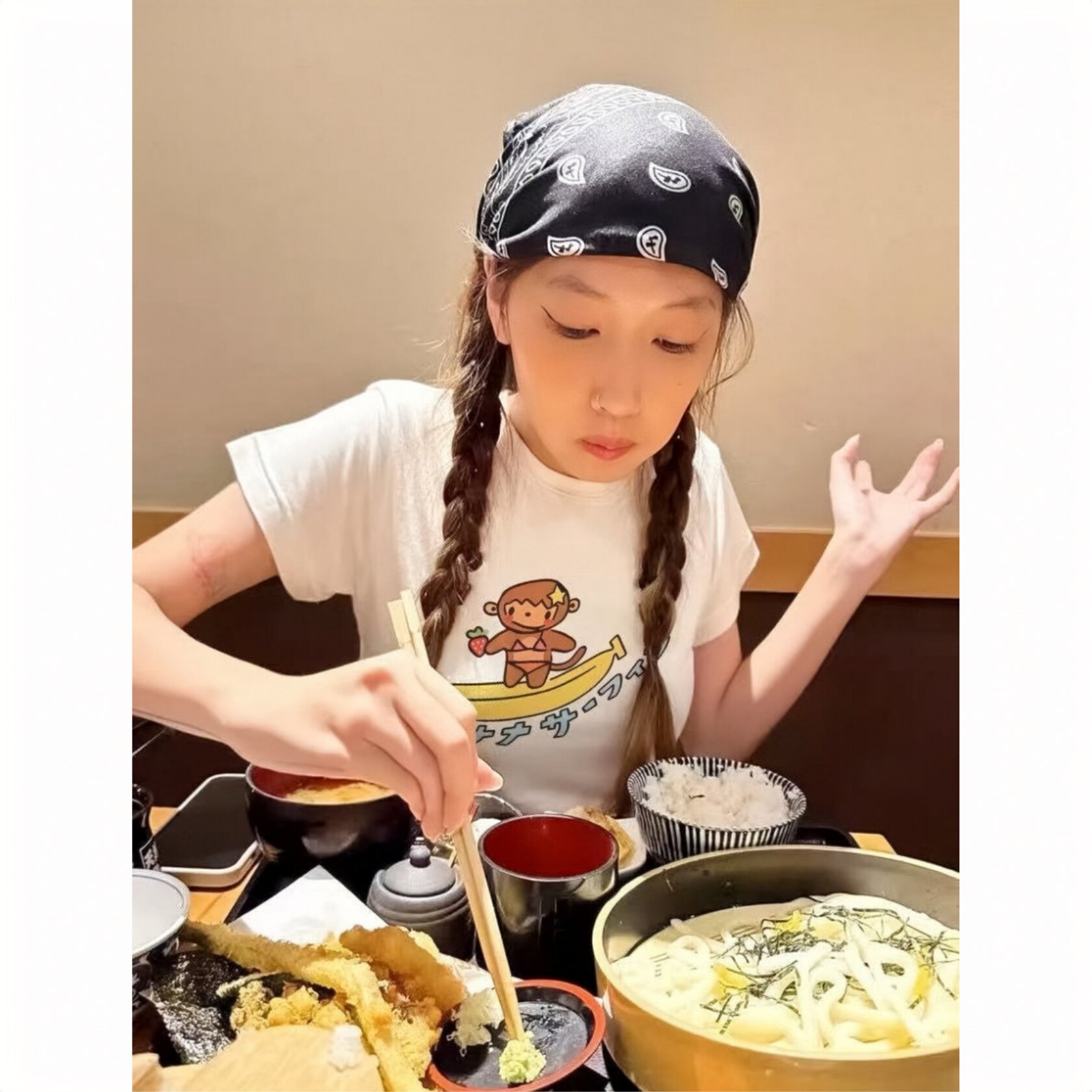 顽季果 韩国ins风~小个子穿搭香蕉印花辣妹正肩修身圆领短袖T恤女