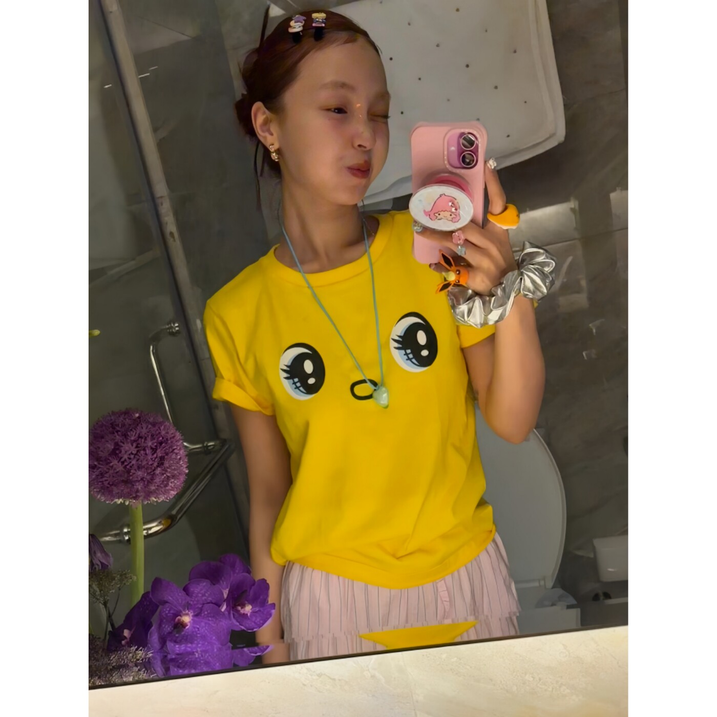 甜美~可爱黄鸭表情印花短袖t恤女图片