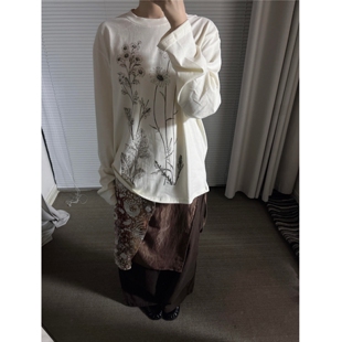 初秋高级感冷淡系根茎植物花卉印花宽松休闲松弛感长袖 T恤女上衣