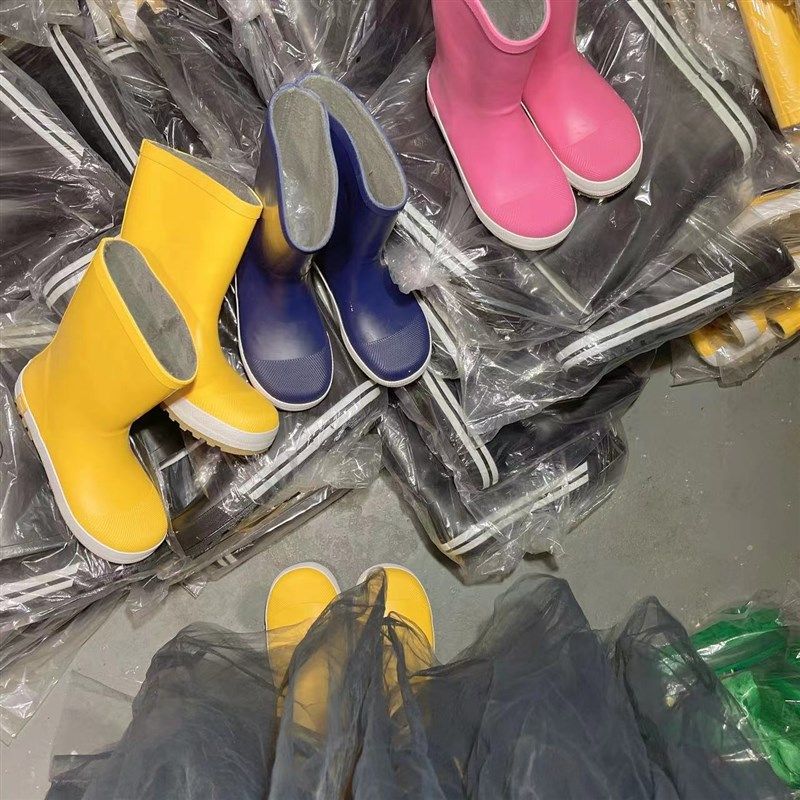 推荐这双自留款 又轻又软 平底中筒黑色橡胶雨鞋男生女简单大方款,童鞋/婴儿鞋/亲子鞋,雨靴,淘宝优惠券,粉丝福利购,淘宝优惠卷