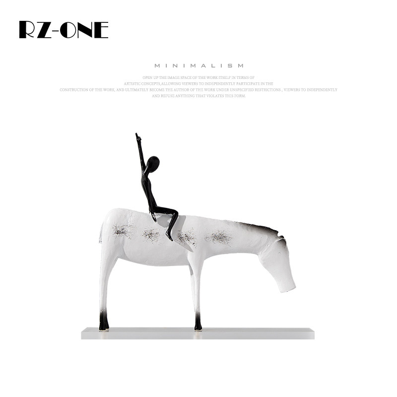RZone 现代简约茶室卧室墙柜装饰品艺术马工艺品样板房北欧小摆件