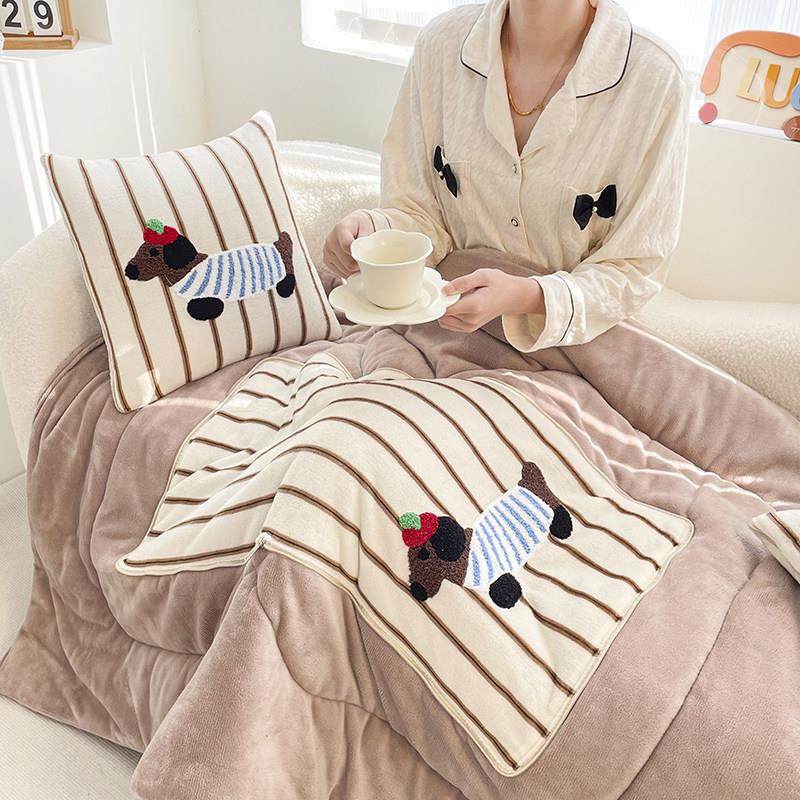 腊肠狗牛奶绒抱枕被子两用车载沙发靠垫牛奶绒办公室宿舍午休毯厚,居家布艺,抱枕被,淘宝优惠券,粉丝福利购,淘宝优惠卷