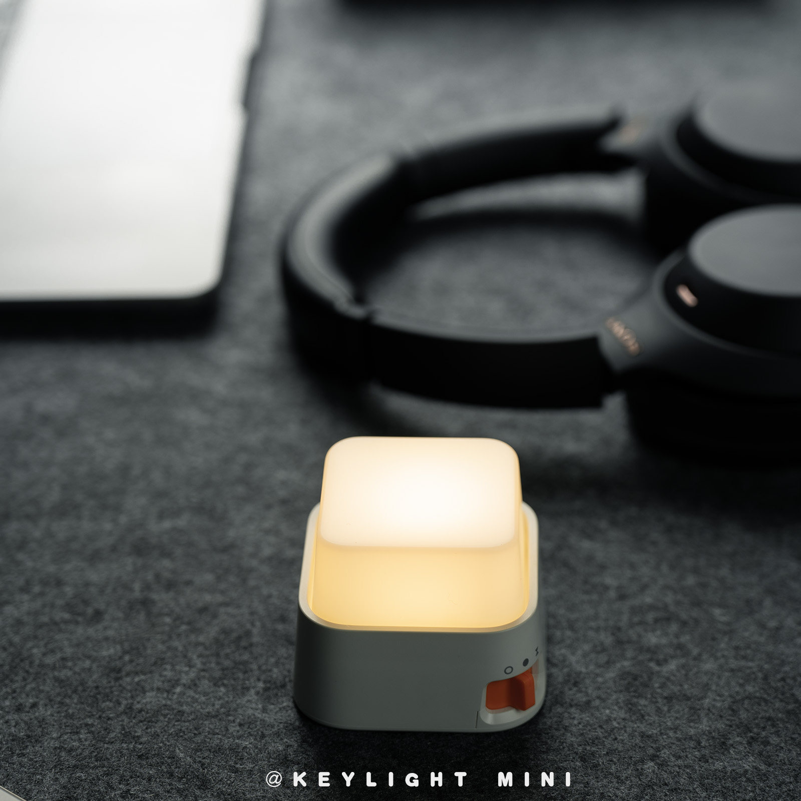 顽豹mini键盘灯解压情绪稳定神器办公室摆件桌面小夜灯充电款创意