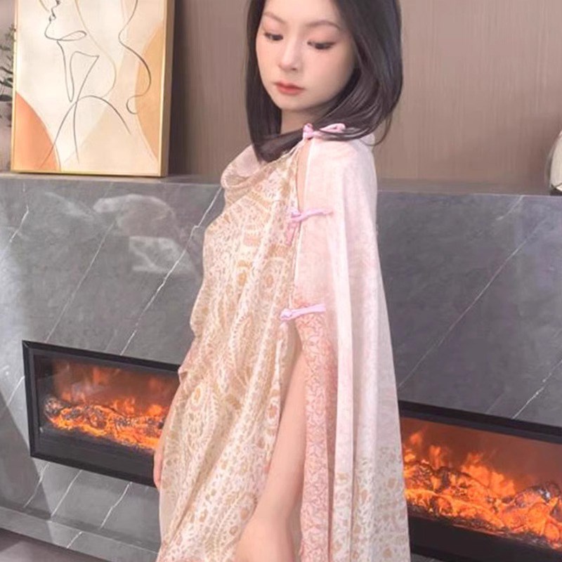 披肩外搭女2025新款款夏季薄款民族风丝巾沙滩海边度假披风空调房
