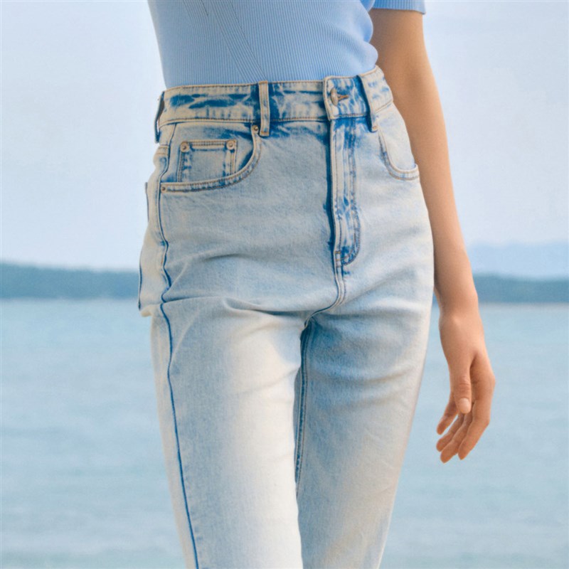 摩萨克夏季百搭少女浅蓝色微喇牛仔长裤女
