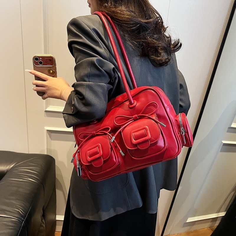 今年流行红色包包女式韩版婚包高级感手拎包单肩腋下水桶包新娘包