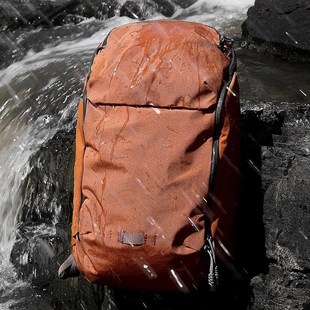 男士双肩包商务通勤电脑包大容量旅行背包男款多功能户外徒步包男