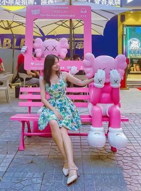 卡通芝麻街大装饰品暴力熊娃娃雕塑景区奶茶店门口照片人气入住装