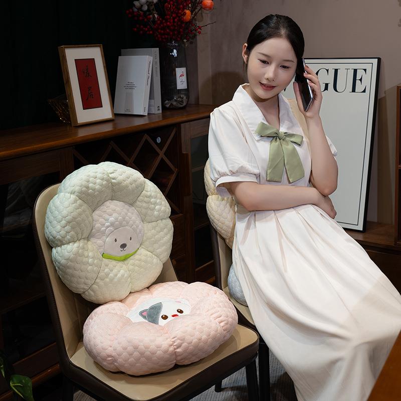 爆款新款八办花冰豆豆圆坐垫久坐屁垫宿舍靠垫椅垫软萌美臀