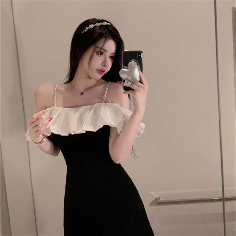 设计感荷叶边撞色一字肩吊带裙2026夏季气质性感中长款西装连衣裙