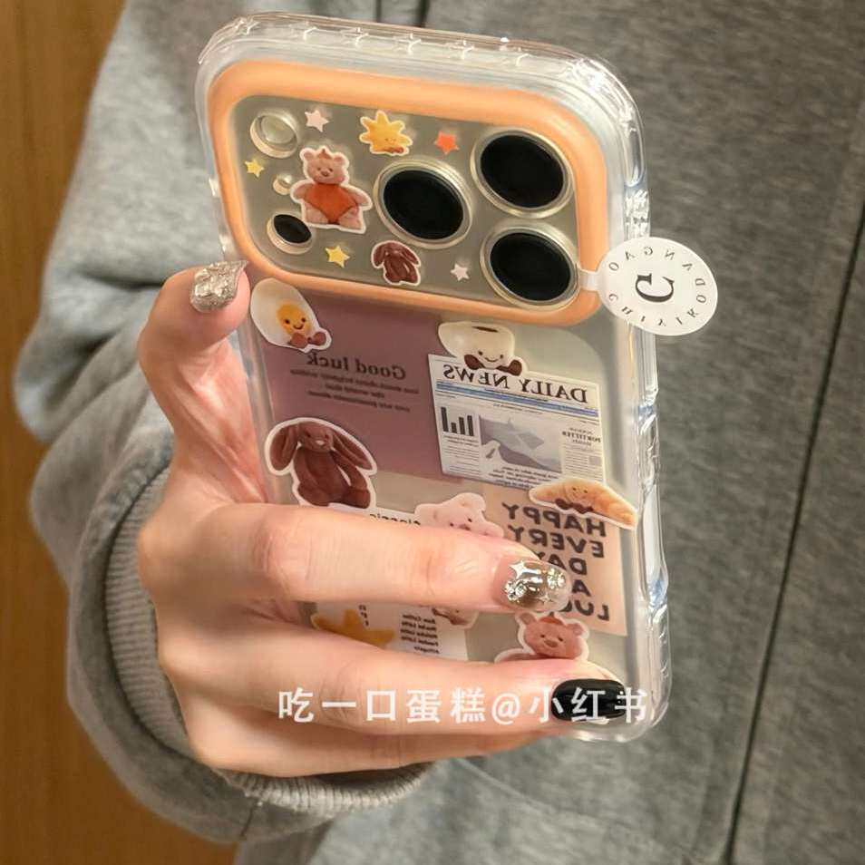 雨柠彩英文标签毛绒玩偶适用17promax手机壳iphone16新款15卡通日韩INS可爱个性创意14防摔保护套