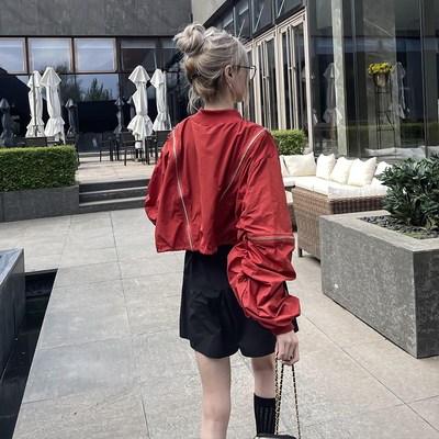 红色夏天薄款外套女气质2024新款爆款设计感小众百搭短款防晒上衣