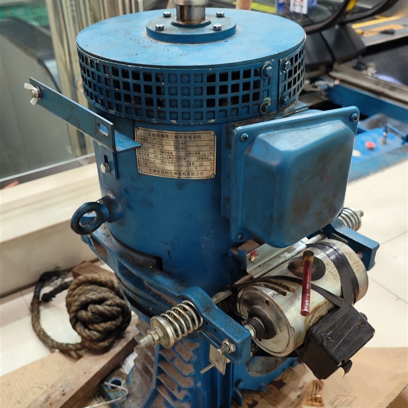 天津佳利扶梯主机YFD132L6电机FJ125减速箱机北京升华电梯曳引机