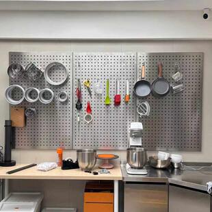 不锈钢洞洞板五金工具货架家用厨房收纳挂板户外广告牌防锈展示架