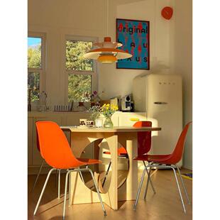 原木风中古圆形餐桌家用小户型设计师实木简约奶茶店咖啡厅圆桌椅