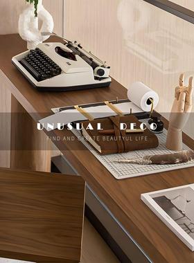 UNUSUAL 样板间书房桌面摆件复古打字机装饰杂志软装手工组合饰品