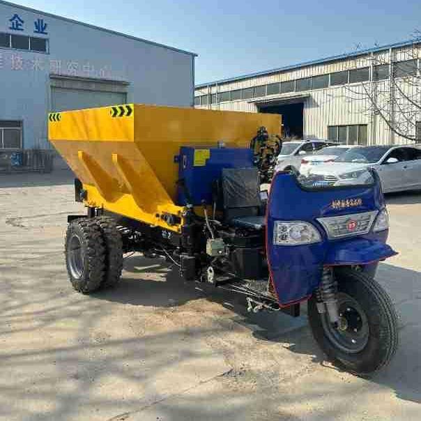 三轮撒肥车 全自动多功能干湿两用抛粪机 大棚施肥三轮式撒粪车