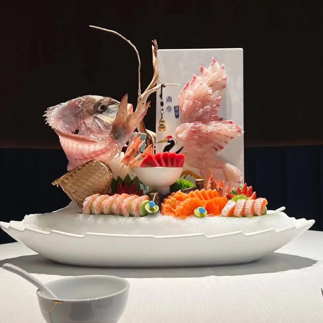 生鱼片、冰盘、海鲜姿势盘、深海鱼雕、三文鱼、东星斑点牛肉盘、