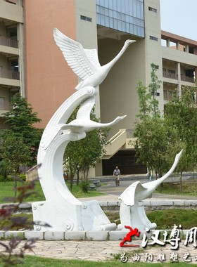 校园雕塑玻璃钢小孩唱歌比赛铜雕五洲同乐景观小品公园小区铜雕塑