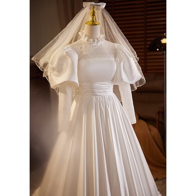 法式古董缎面复古新娘2024新款迎宾纱旅拍轻婚纱古着蕾丝长袖礼服