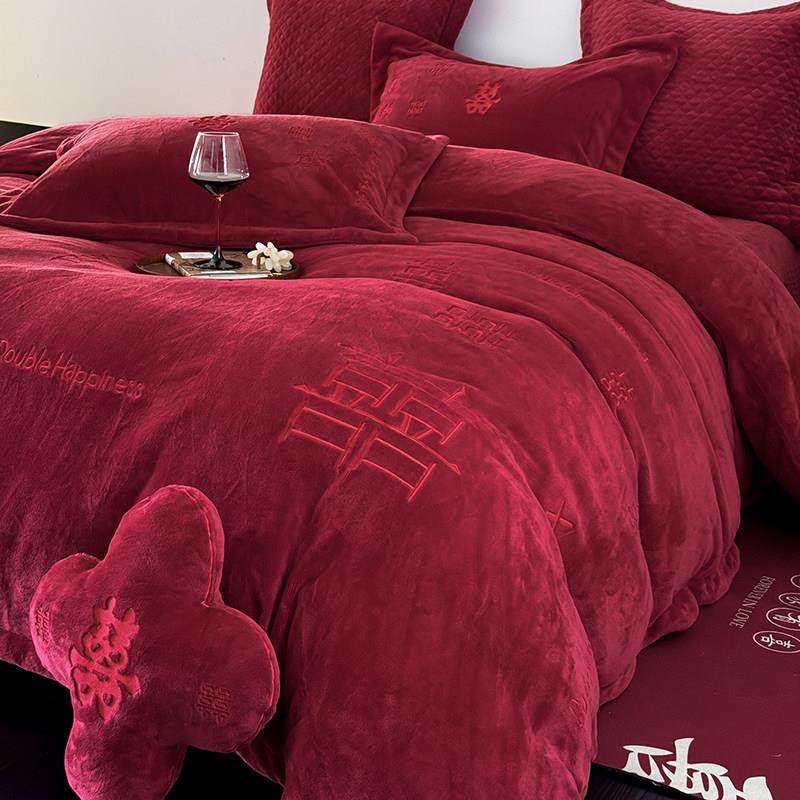 秋冬珊瑚绒四件套红色婚庆牛奶绒被套加厚保暖珊瑚绒结婚床上用品