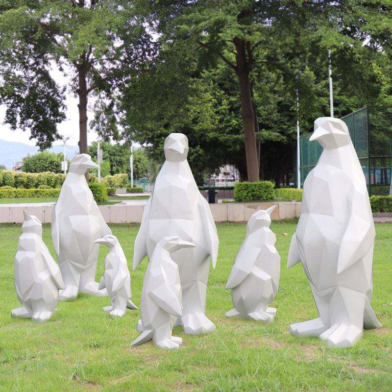 户外仿真园林花园抽象企鹅玻璃钢动物雕塑幼儿园公园景观装饰摆件
