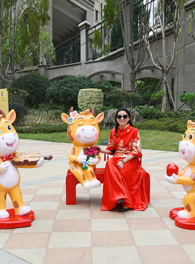 卡通奶牛摆件玻璃钢雕塑户外商场美陈店铺幼儿园售楼部动物装饰品