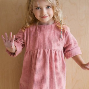 北欧风女童装灯芯绒连衣裙宽松秋冬纯棉坑条绒裙子女宝粉色公主裙