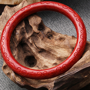 三井（珠宝）红珊瑚圆条雕花手镯