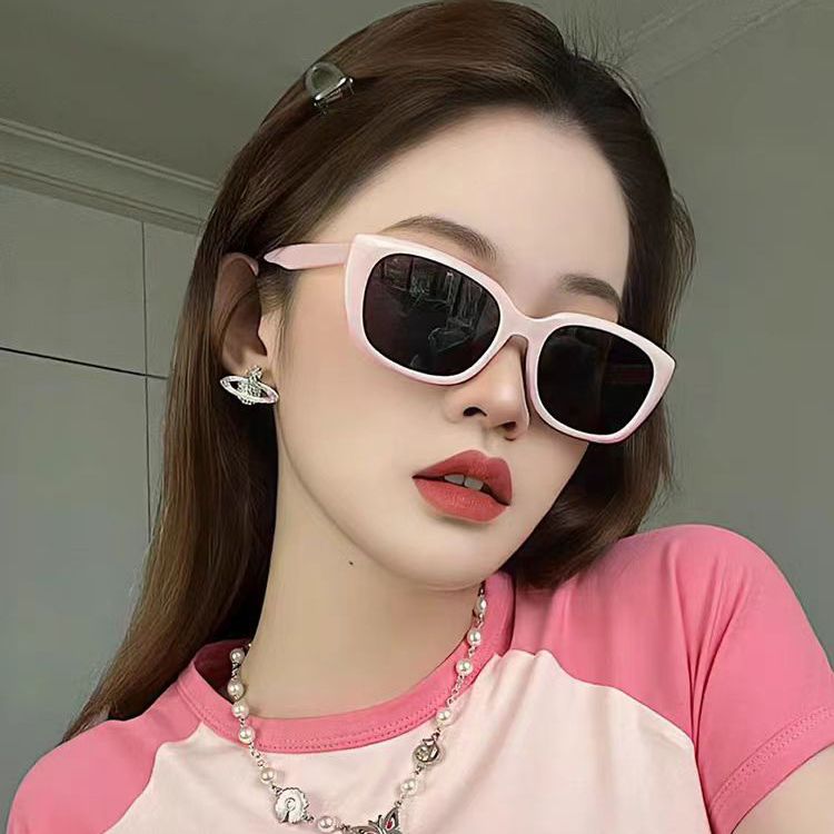 高颜值粉框猫眼墨镜女高级感网红太阳镜显瘦防紫外线潮流度假