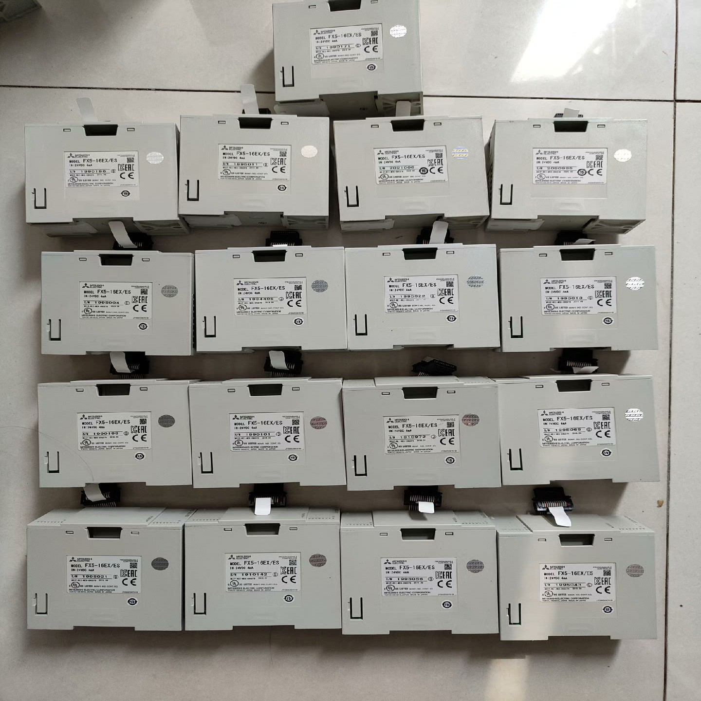 FX5-16EX/ES，功能，成色好，联系。（佳毅工控）