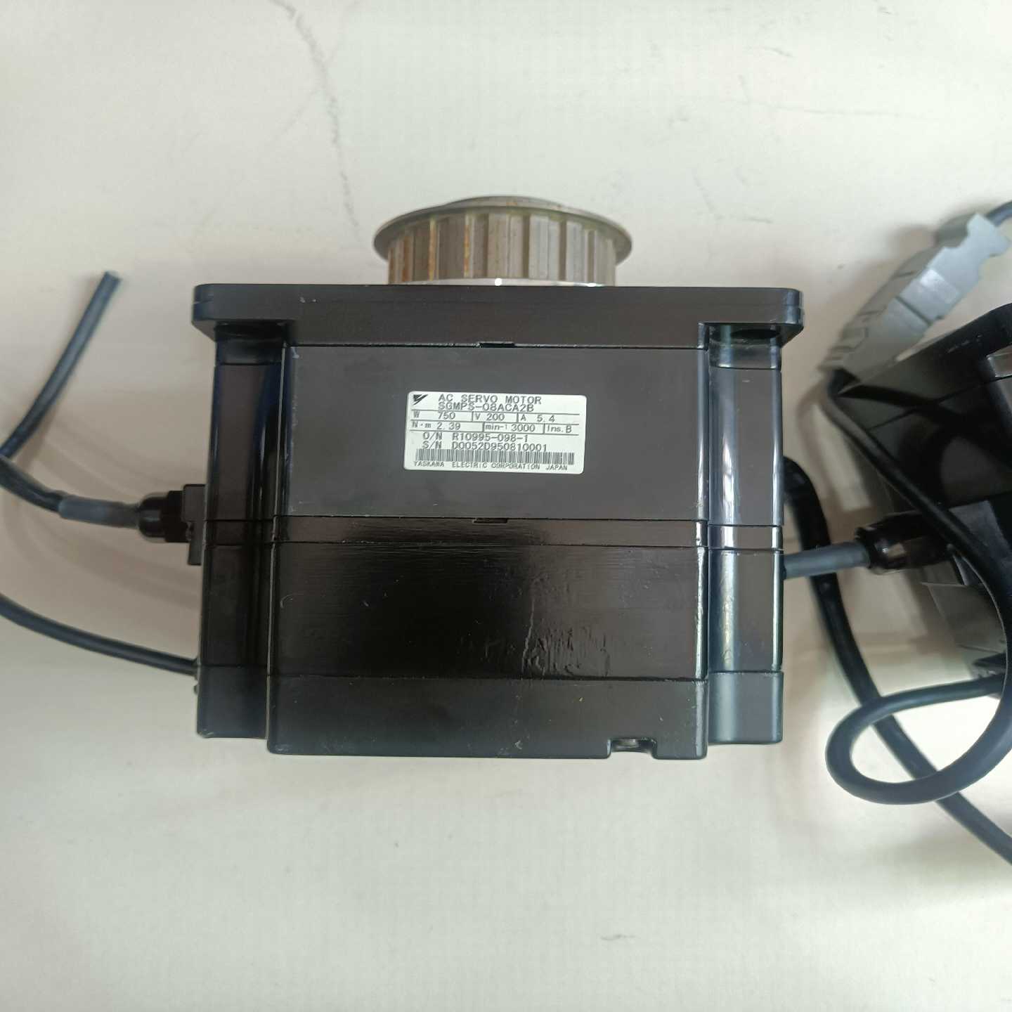议价拆机安川伺服电机SGMPS-08ACA2B