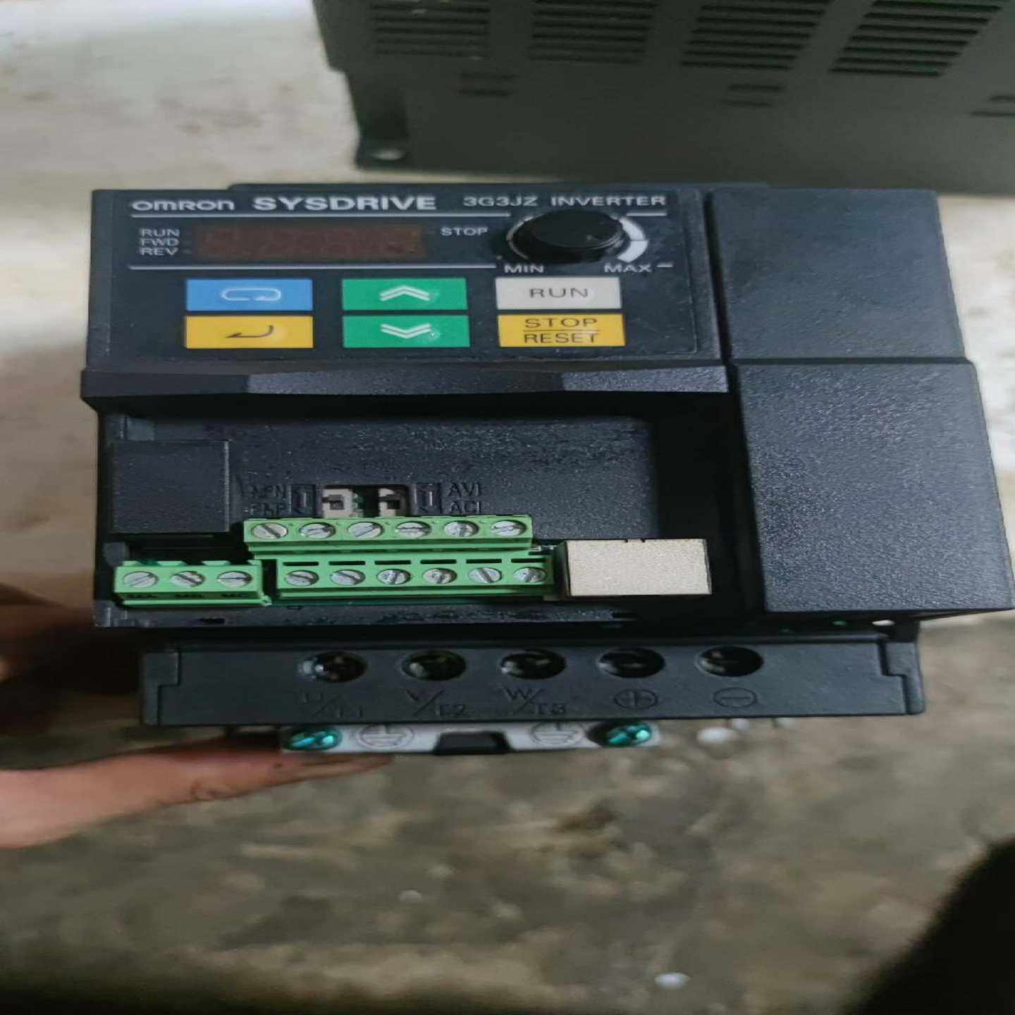 变频器，3G3JZ，2.2KW，功能无修，缺盖询价