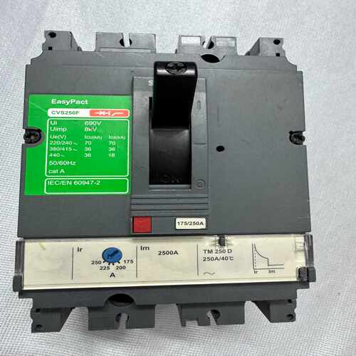 询价施耐德塑壳断路器3P250A空气开关CVS250F二手拆
