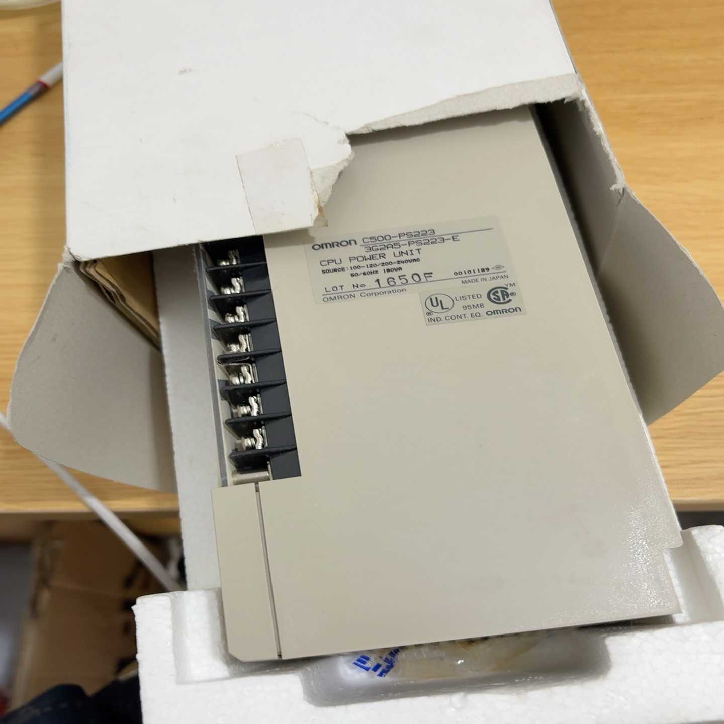 欧姆龙PLC电源C500-PS223拆机，功能正常，外壳破损-议价