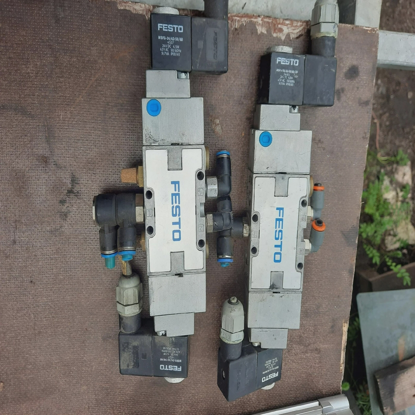 FestoMFH-5/3-G-1/8-B电磁阀5/3路24伏直流气动控制