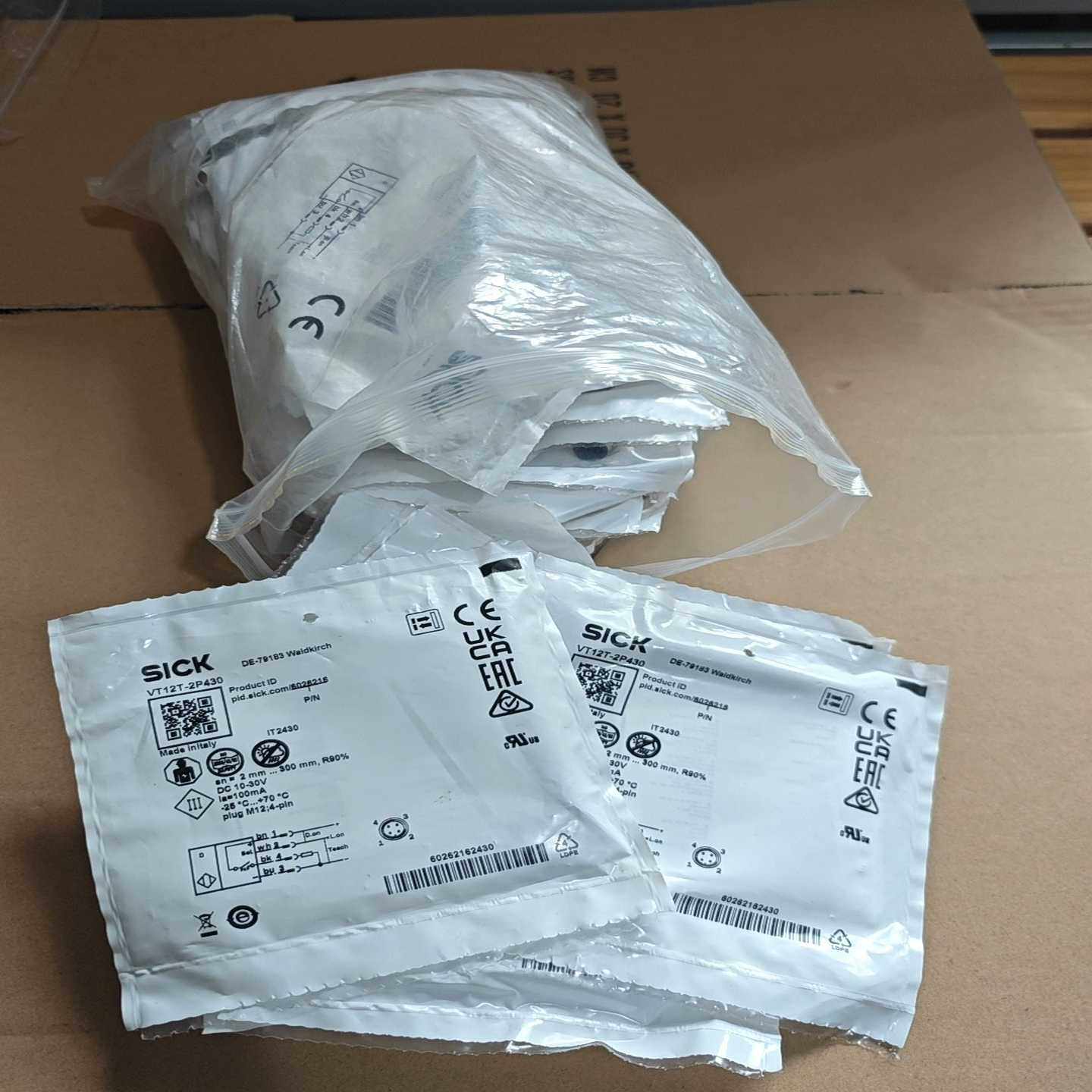 询价SICK西克VT12T-2P430漫反射光电开关传感