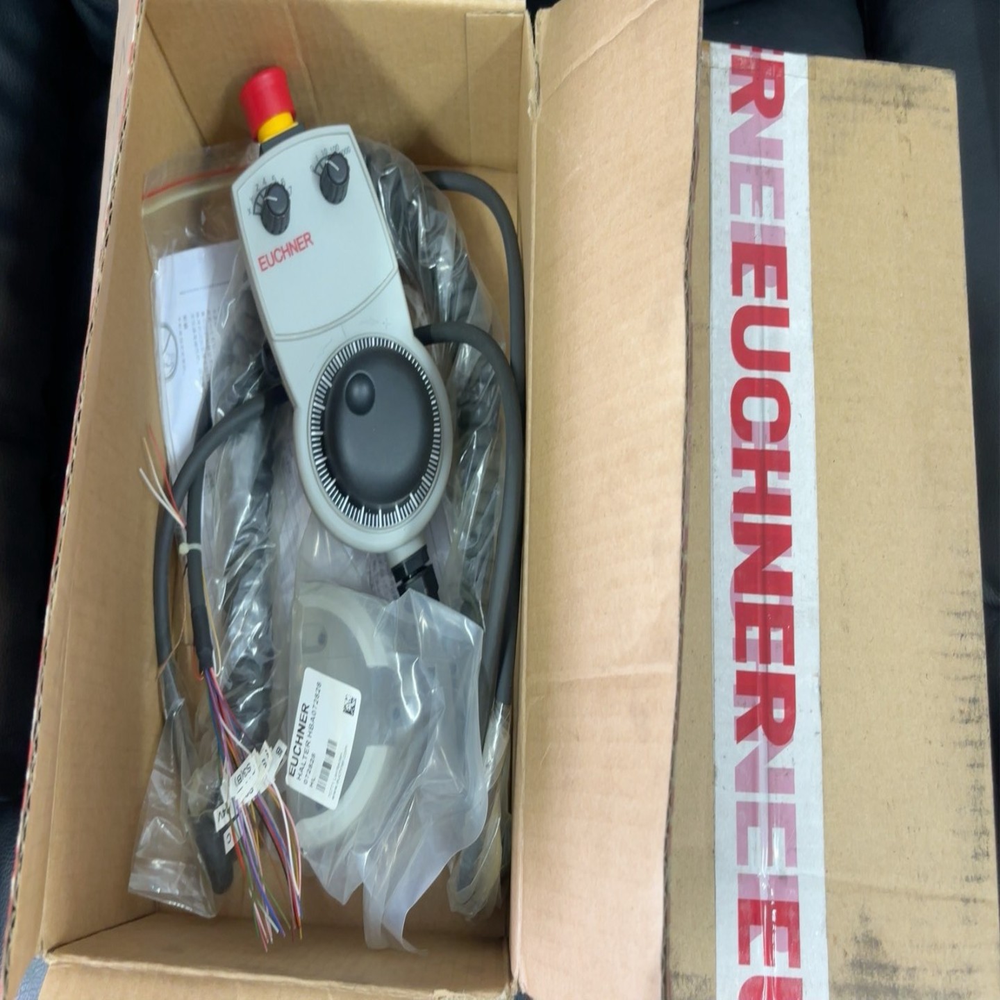 【请询价】手持单元HBA-098672安士能德国EUCHNER全新原