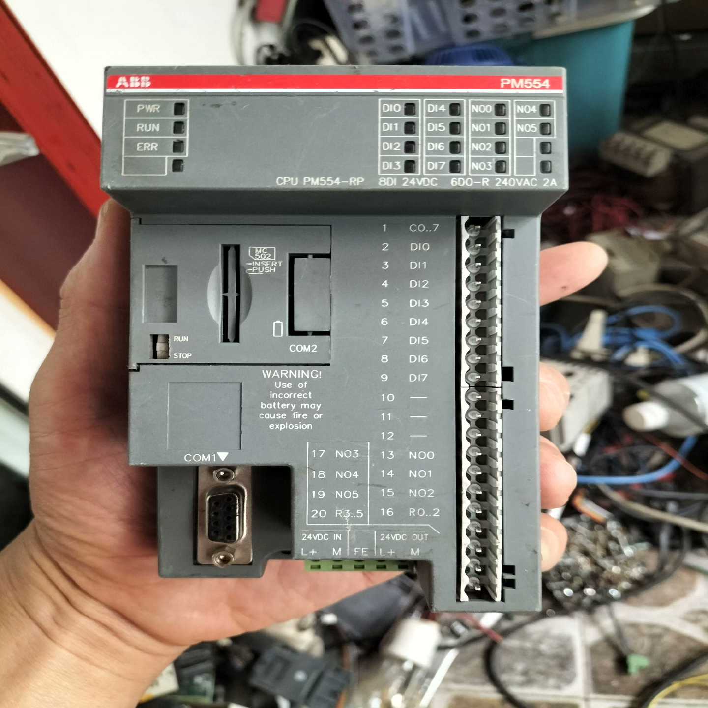 ABB PM554-RP，通电有报警灯亮，无编程电缆及软件，