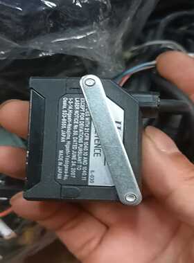 【议价】基恩士激光检测头IL-030实物如图，成色不错，直接拍适用