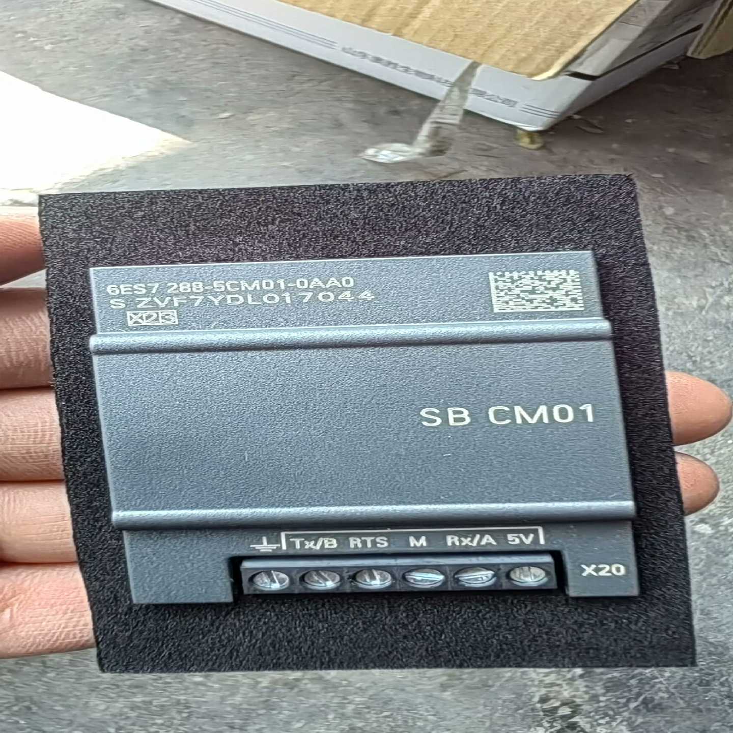 6ES7288-5CM01-0AA0信号板，无包装。询价