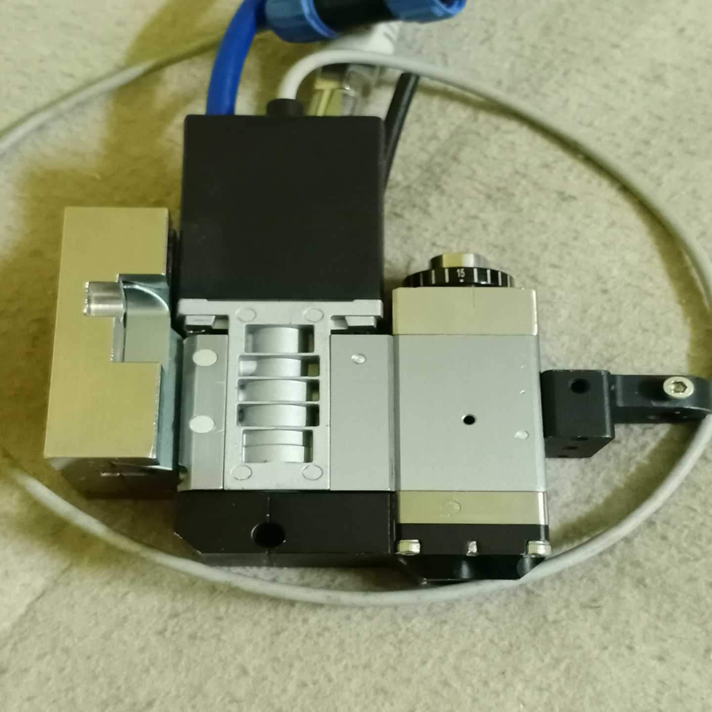 原装点胶阀现货一支，9成新，内侧无拆无修，实物图拍摄，不包邮-