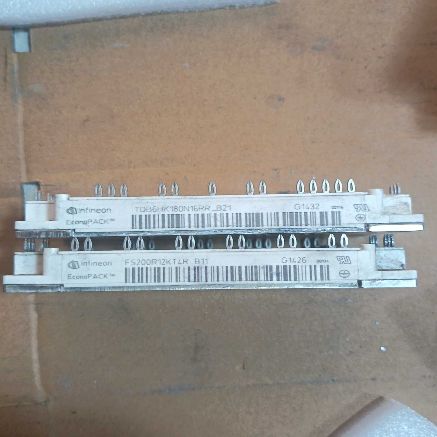 TDB6HK180N16RR-B21FS200R12KT4--议价商品