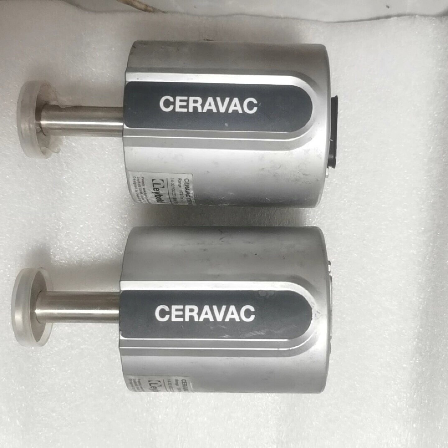 寻《德国进口莱宝真空计CTR101N电容薄膜规230300V0