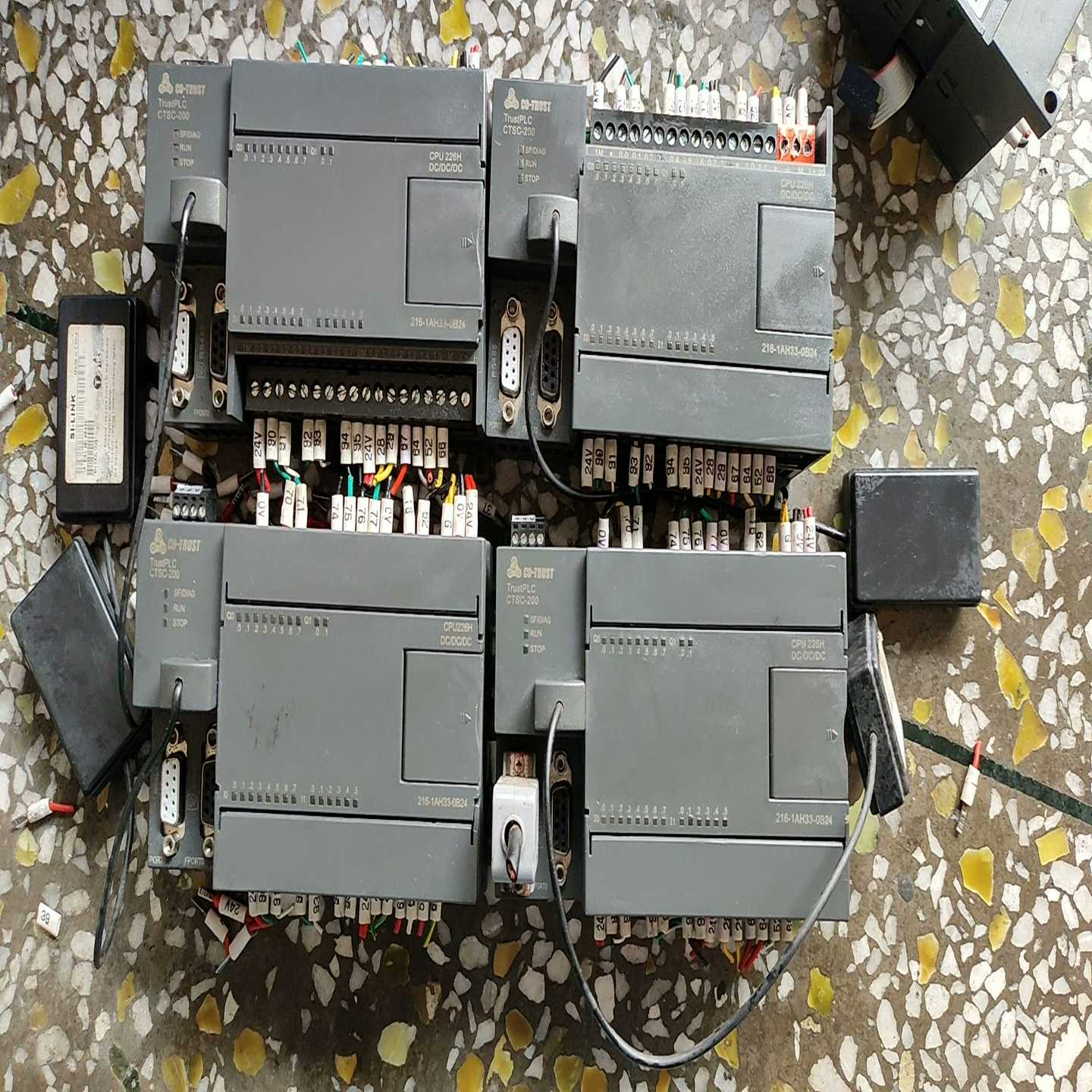 议价~价合信PLC 216-1AH33-0B24功能完好实