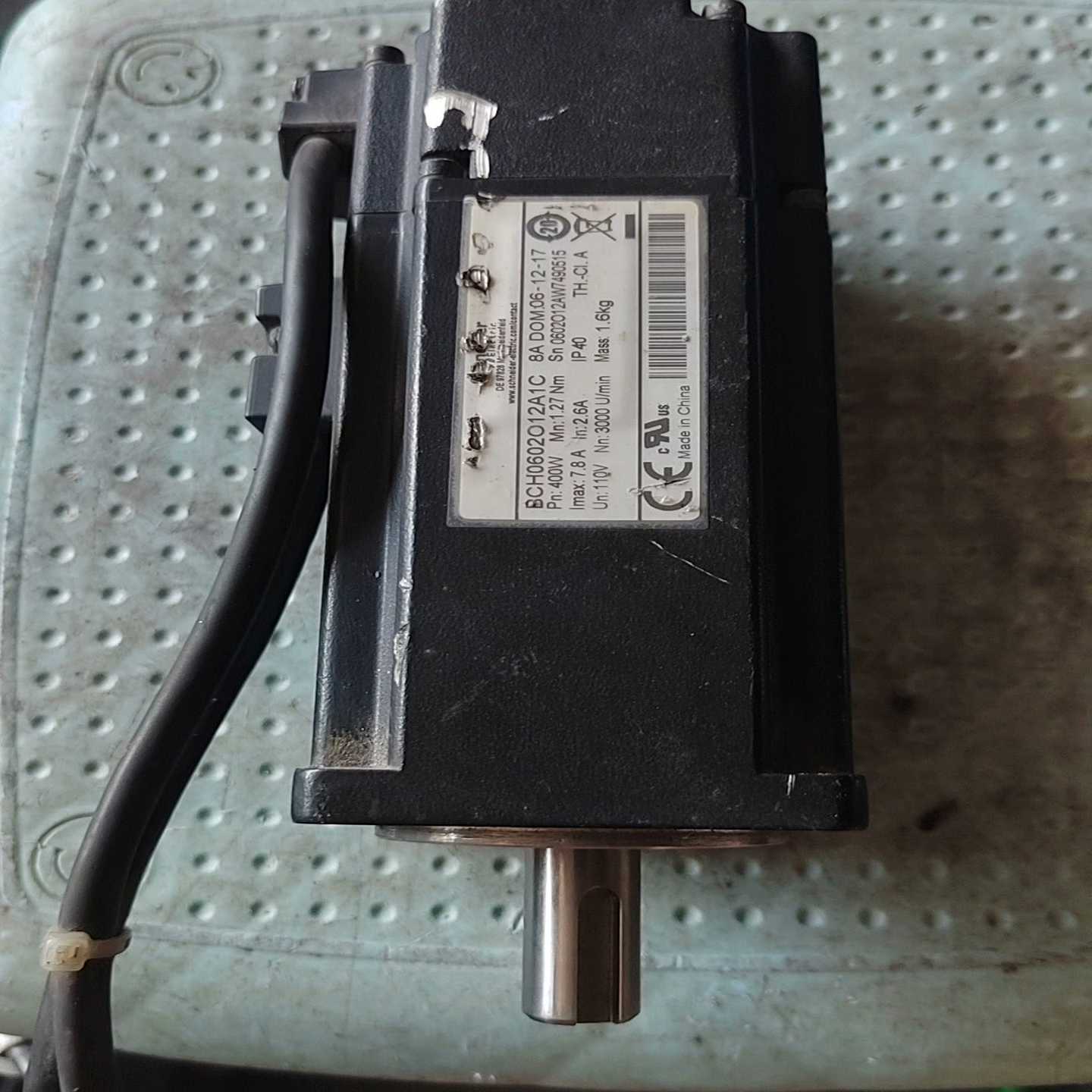 拆机施耐德伺服电机BCH0602O12A1C伺服电机，40--议价商品