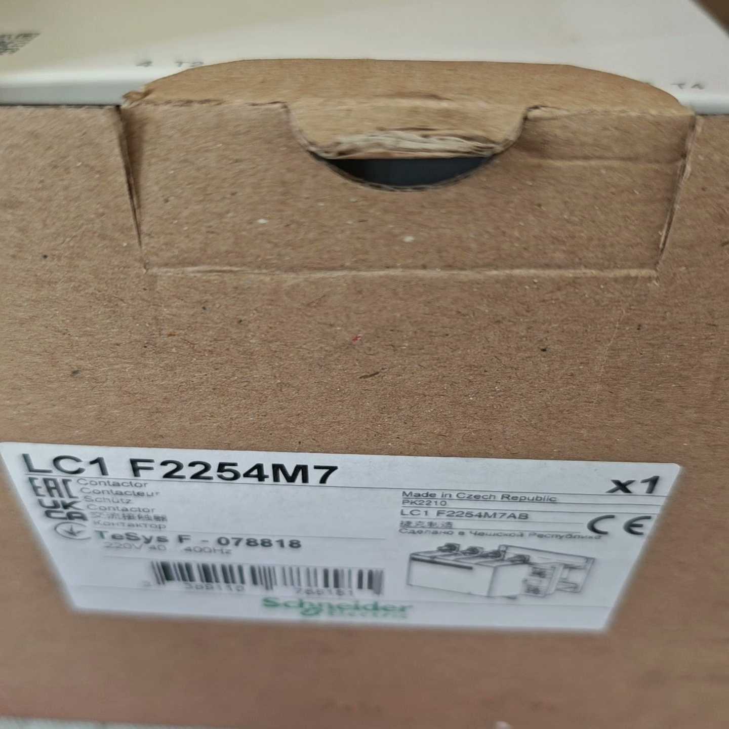施耐德LC1F2254M7捷克制造新款带二维码现货1台--议价商品