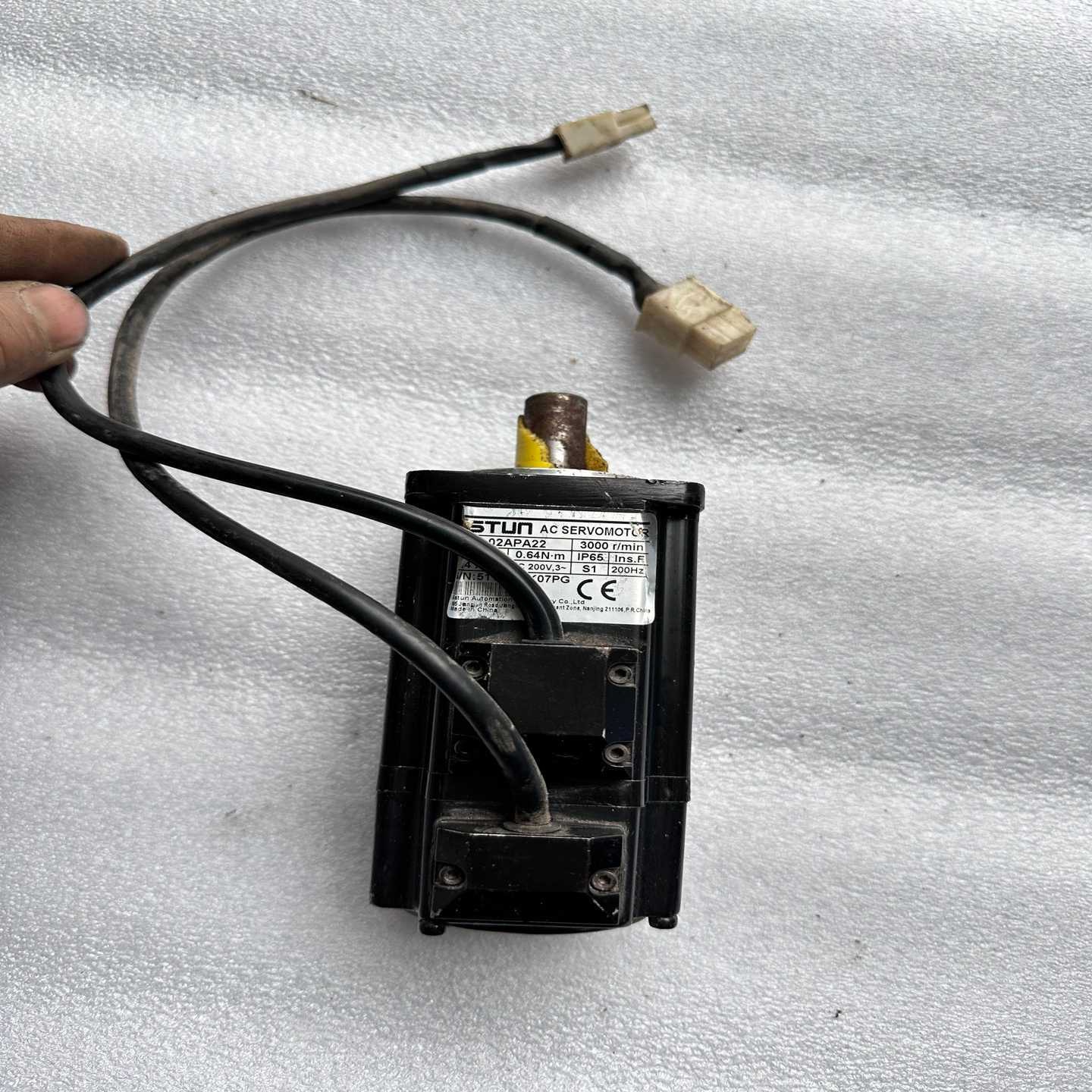 埃斯顿200W伺服电机EMJ-02APA22二手拆机实物拍摄--议价商品